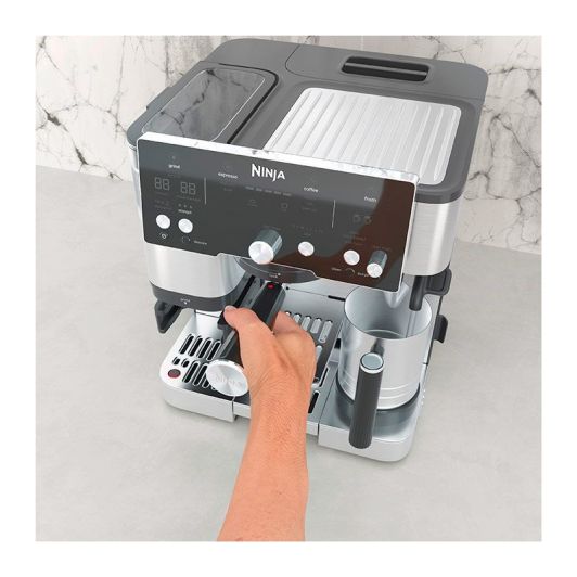 Expresso avec broyeur NINJA Luxe Café Essential ES501EU