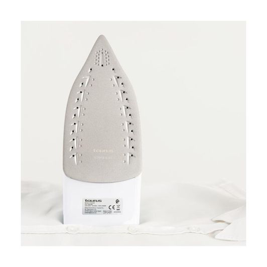 Fer à repasser TAURUS BALTIC 2400